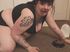 Goth SSBBW wants the cake! - Fat