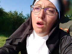 Nun virgin forgets it's principe, when she sees this big cock on a motorway area... Shocked !!