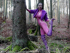 Lady Pantera in rosy PVC Catsuit fake bosoms Fur Outdoors