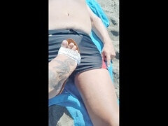 Playa, Culo grande, Pies, Masturbacion con pies, Tacones, Al aire libre