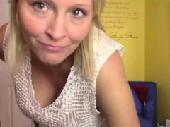 A MILF's performance in a web camera -Watch Pt2 On HDMilfCam,com