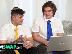 Stepmom Alex Harper & Angelica Coral teach their inexperienced stepson how to fuck like a pro - Momswap