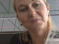 Leie, Grosser arsch, Blondine, Blasen, Hundestellung, Milf, Pov, Rasiert