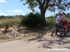 Culo grande, Morena, Corridas faciales, Hd, Madres para coger, Al aire libre, Trio