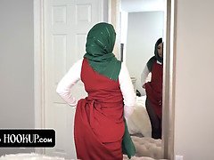 Hijab Beauty Goldie Glock Wants Some Sexy Lingerie