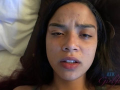 Sucer une bite, Branlette thaïlandaise, Petite amie, Pov, Chatte, Rasée, Dormant, Nénés