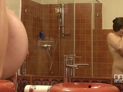 Culo, Cuarto de baño, Tetas grandes, Tetona, Pies, Desnudo, Coño, Gemelos