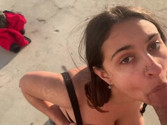 18 ans, Grosse bite, Brunette brune, Plantureuse, Couple, Seins naturels, Pov, Tabou