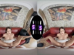 Katy Rose, l'artiste de l'orgie, crée son orgasme le plus intense chez TmwVRnet