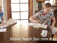 Bailey Bradshaw,India Summer - Moms teach Sex - India summer