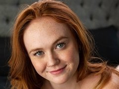 An innocent redhead teen Brooklyn Belle deserves his hard cock