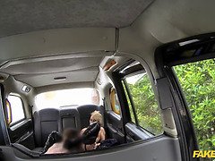 Amateur, Voiture, Tir de sperme, Fait maison, Lingerie, Petite femme, Pov, Réalité