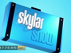Salesman Van Wylde Fucks Skylar Snow's Horniness Away First Thing In The Morning