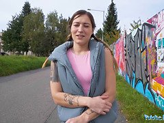 Sucer une bite, Brunette brune, Tir de sperme, Hard, Naturelle, De plein air, Pov, Public