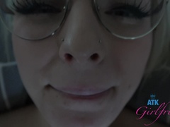 Amateur, Mamada, Masturbacion con pies, Gafas, Pajear, Orgasmo, Pov, Fumando