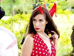 Elegant outdoor sex with a passionate pin-up model Cassidy Klein