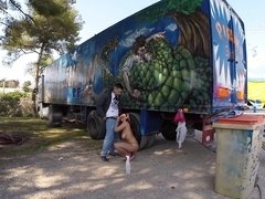 Bundão, Peitos grandes, Boquete, Jato de porra, Facial, Latina, Ao ar livre cartaz de rua outdoor, Público