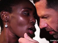 Grosse bite, Sucer une bite, Queue, En levrette, Noir ébène, Hard, Hd, Interracial