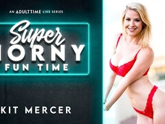 Cute-looking slender model Kit Mercer presents her godlike body