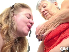 OLDNANNY Two old lesbians play with each other's labia