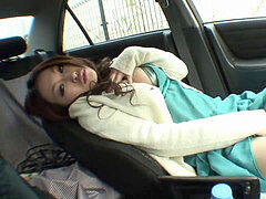 Sucer une bite, Brunette brune, Voiture, Faciale, Masturbation, Suçant, Pute